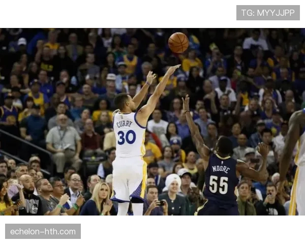 库里投篮挡拆拉开空间 提升球队关键时刻得分效率